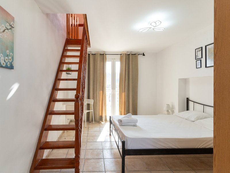 Elpida Hotel 39