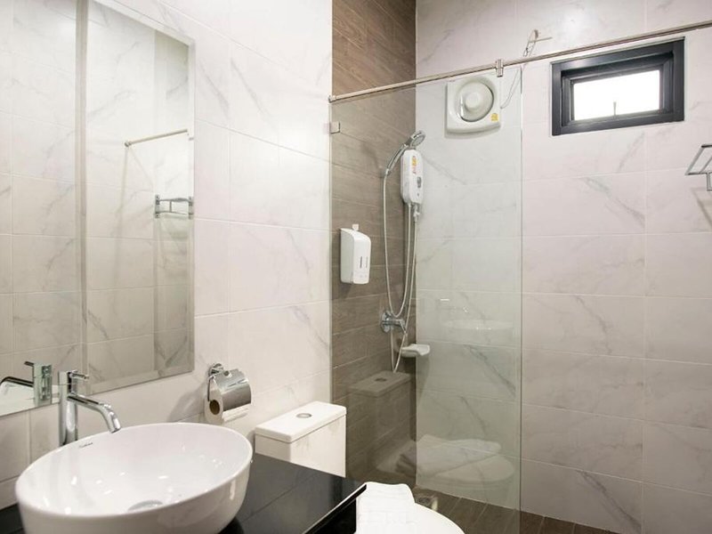 Thip Thip Hotel 41