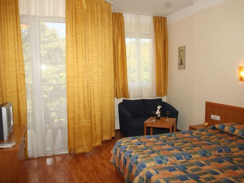 Joya Park Hotel 43