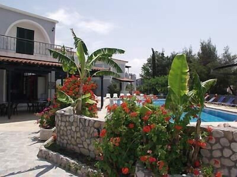 Portego Hotel & Apartments 1