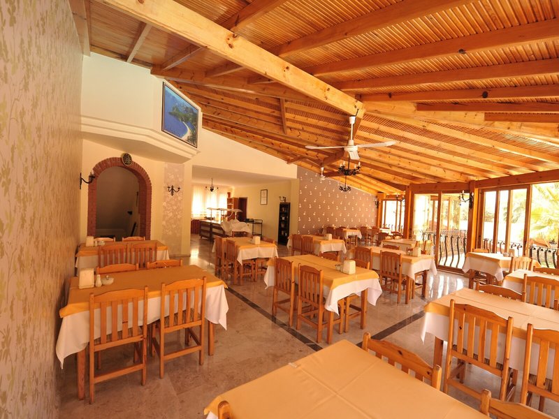 Belcehan Beach Hotel 4