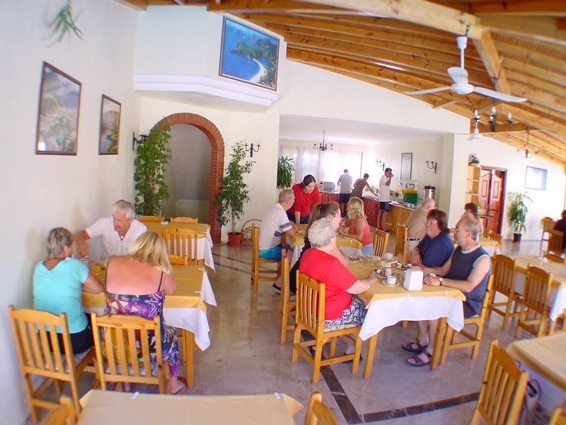 Belcehan Beach Hotel 8