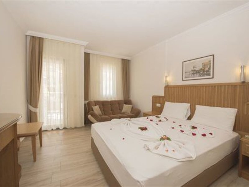 Belcehan Beach Hotel 14