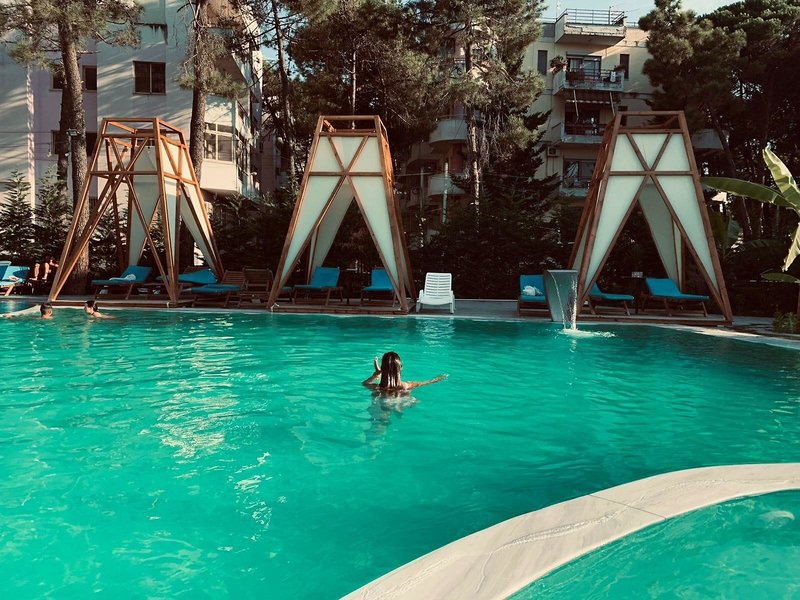 Garden Palace 13