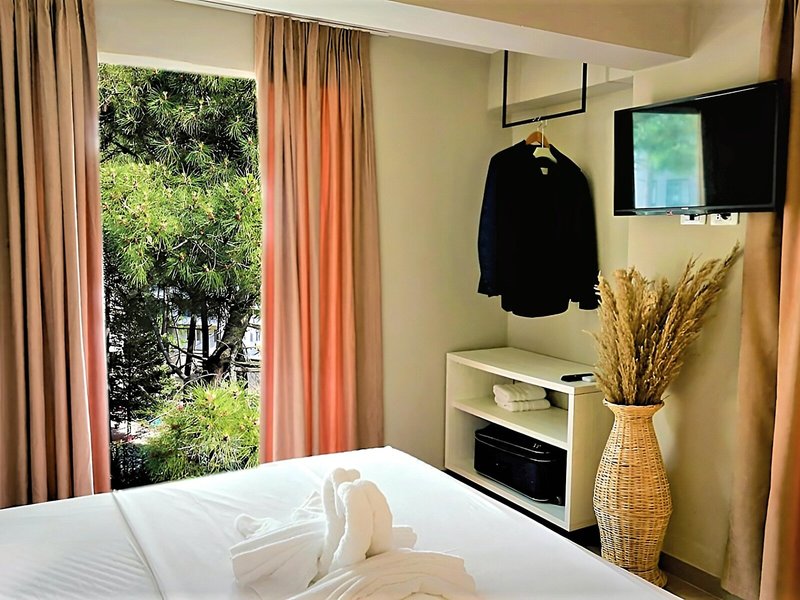 Garden Palace 34