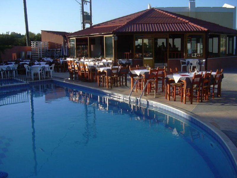 Camari Garden Hotel Apartments 11