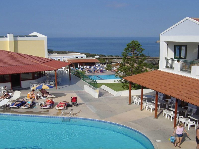 Camari Garden Hotel Apartments 12
