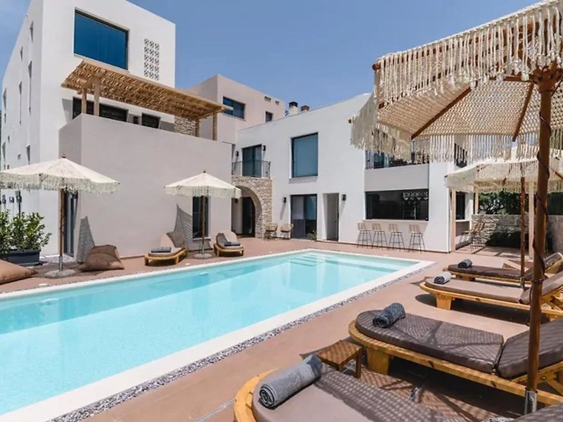 13 Keys Suites 3
