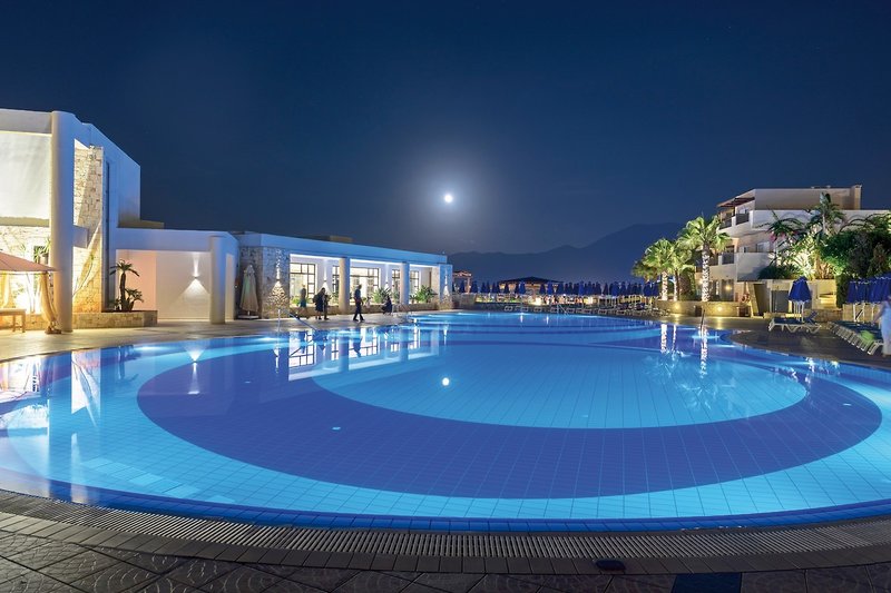 Grand Hotel Holiday Resort 8