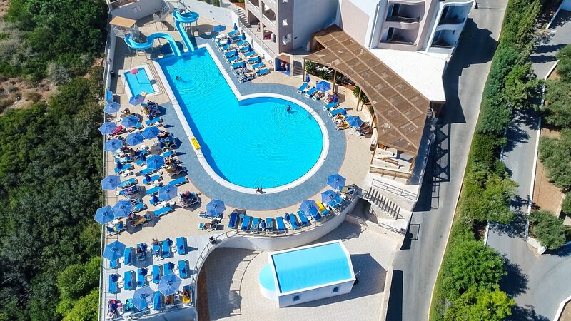 Grand Hotel Holiday Resort 3