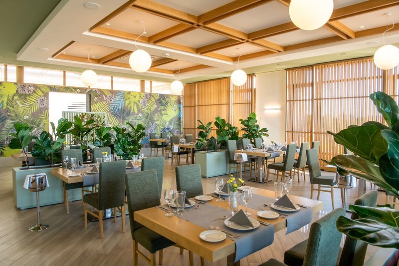 Grand Hotel Holiday Resort 8