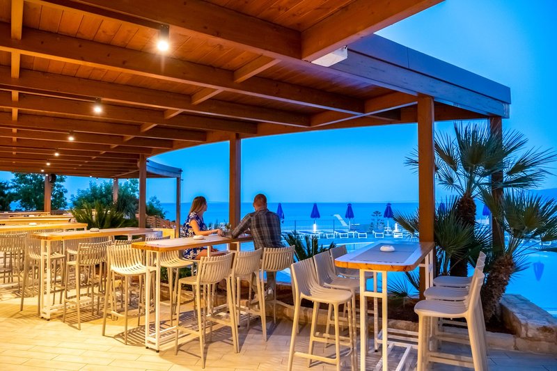 Grand Hotel Holiday Resort 10