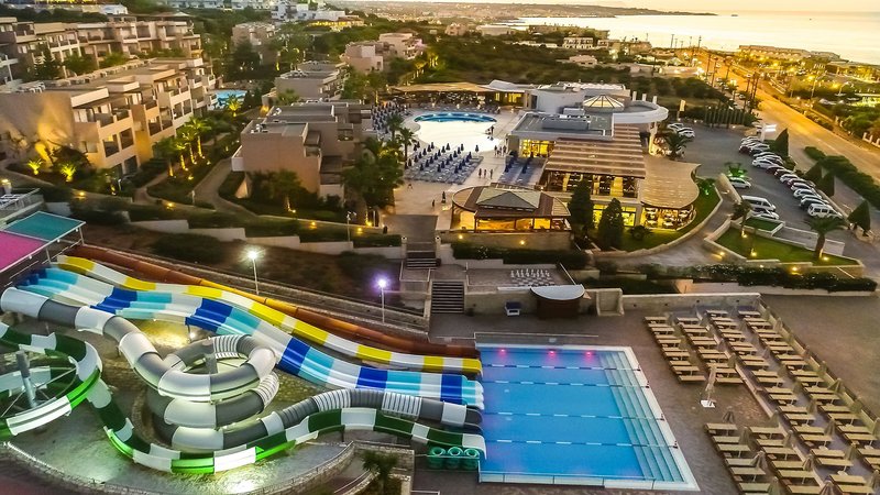 Grand Hotel Holiday Resort 18