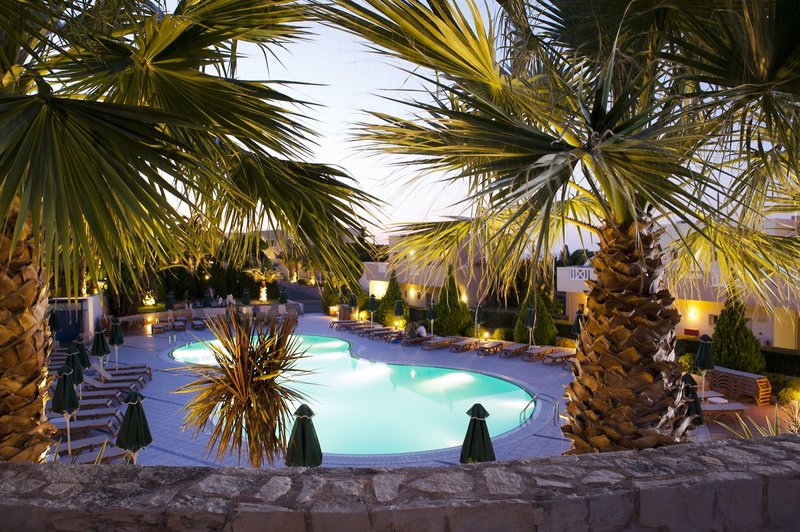 Grand Hotel Holiday Resort 20