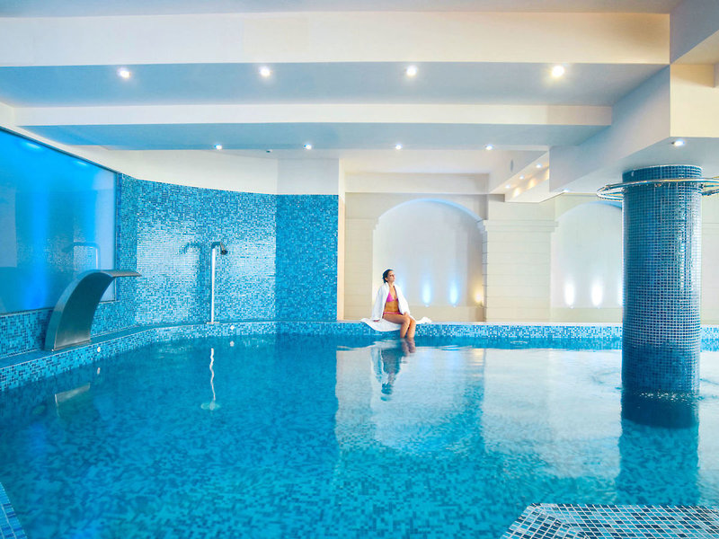 Grand Hotel Holiday Resort 12