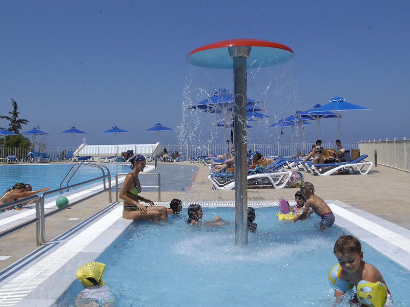 Grand Hotel Holiday Resort 8 - Outdoor Pool