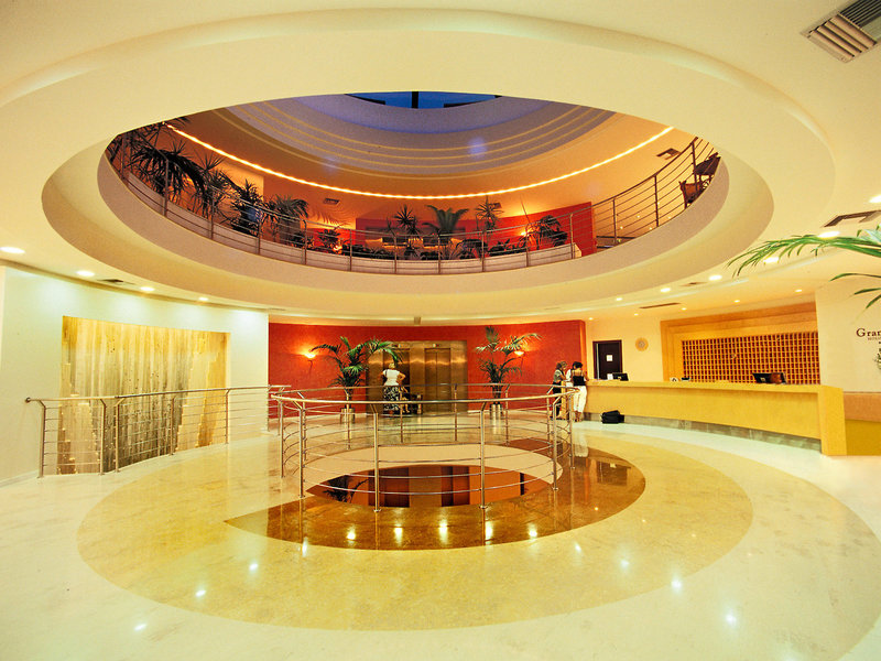 Grand Hotel Holiday Resort 17 - Restaurant