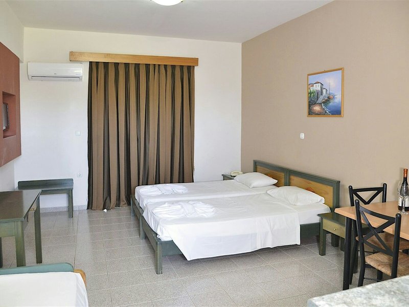 Emerald Hotel 32
