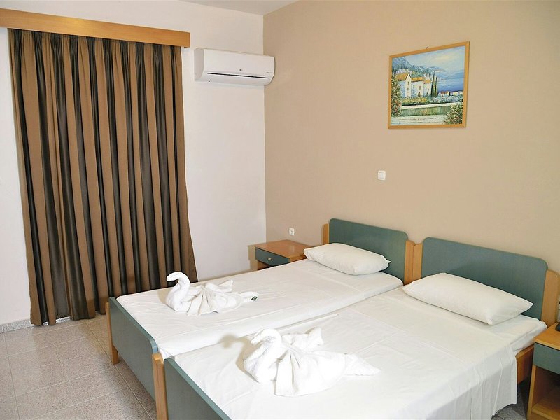 Emerald Hotel 34