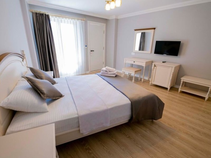Icarus Hotel 12