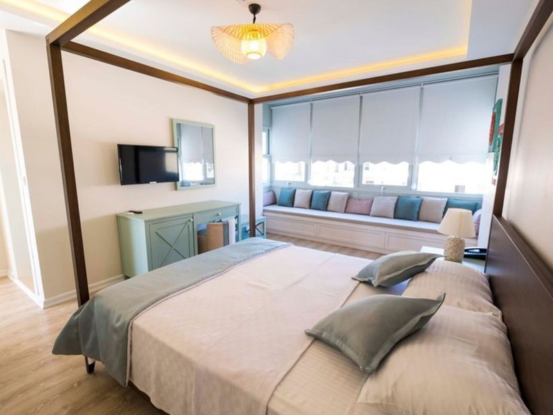 Icarus Hotel 13