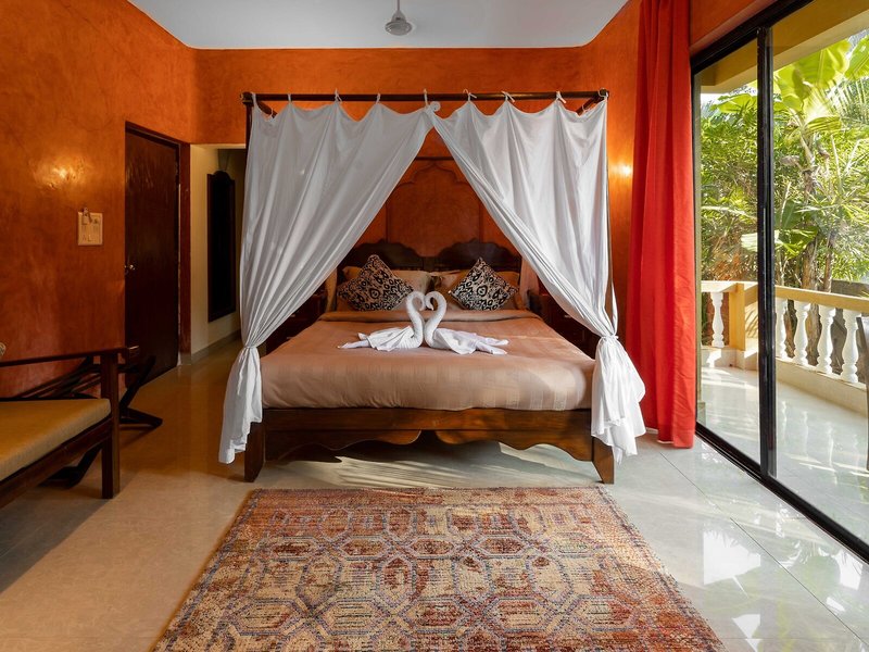 Justa Morjim Beach Resort And Spa 14