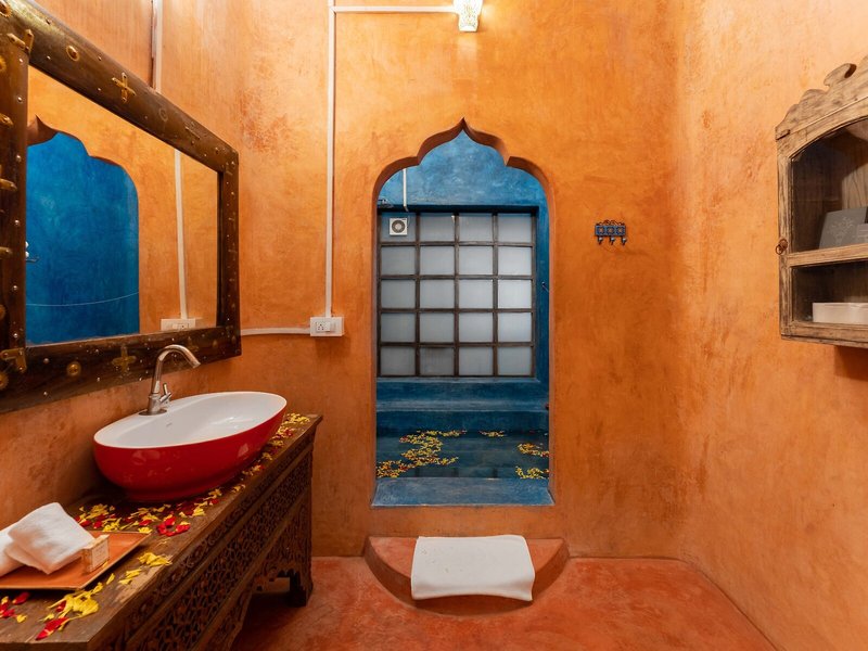 Justa Morjim Beach Resort And Spa 32