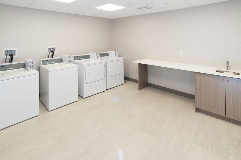 Holiday Inn Express & Suites Moose Jaw, an IHG Hotel 1