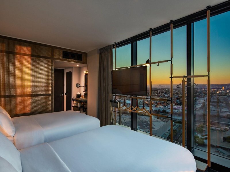 Moxy Downtown Los Angeles 4