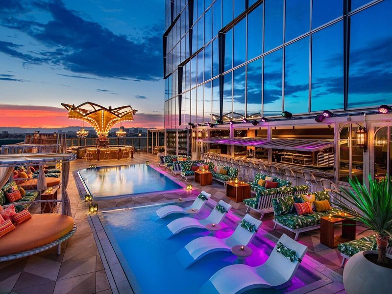 Moxy Downtown Los Angeles 9