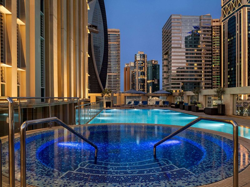 Wyndham Grand Doha West Bay Beach 4