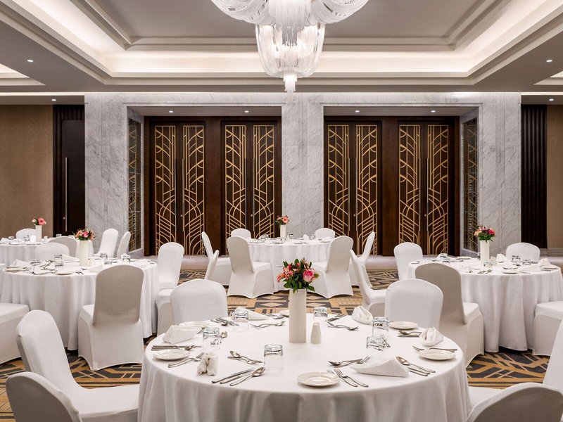 Wyndham Grand Doha West Bay Beach 23