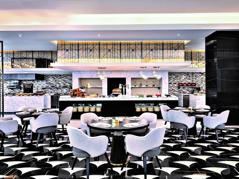 Wyndham Grand Doha West Bay Beach 24