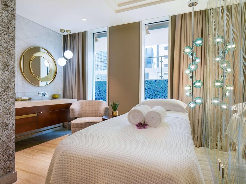 Wyndham Grand Doha West Bay Beach 37