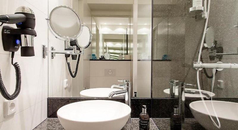 Motel One Innsbruck 2