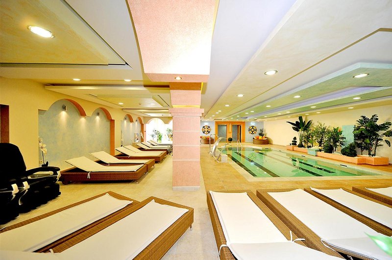 Gaia Palace Hotel 36