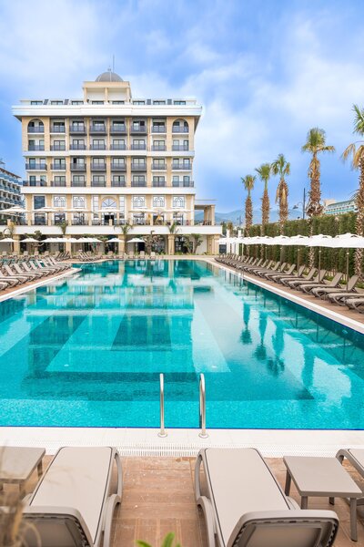 Serenity Queen Hotel 69