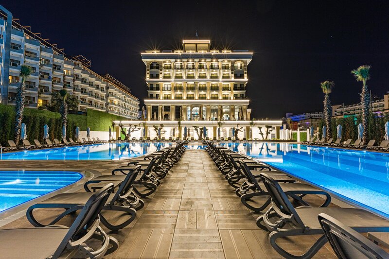 Serenity Queen Hotel 2