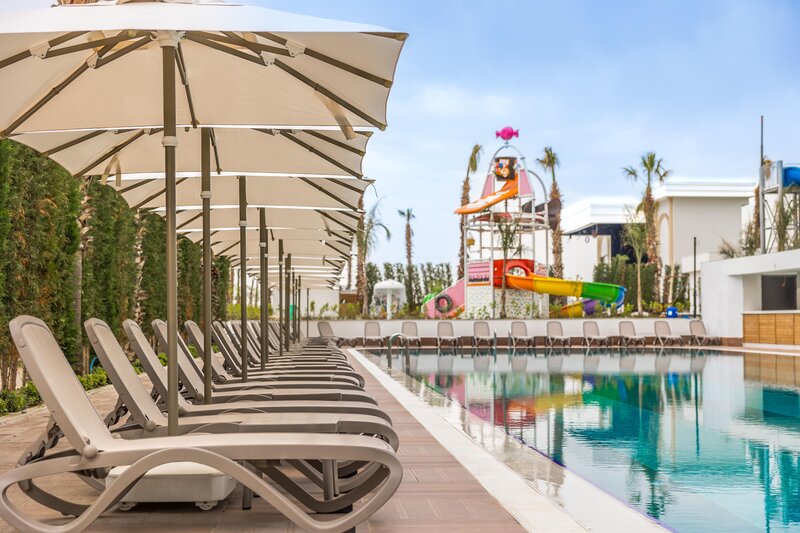 Serenity Queen Hotel 19 - Outdoor Pool