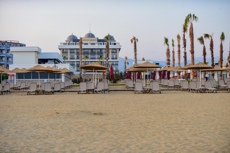Serenity Queen Hotel 22 - Beach