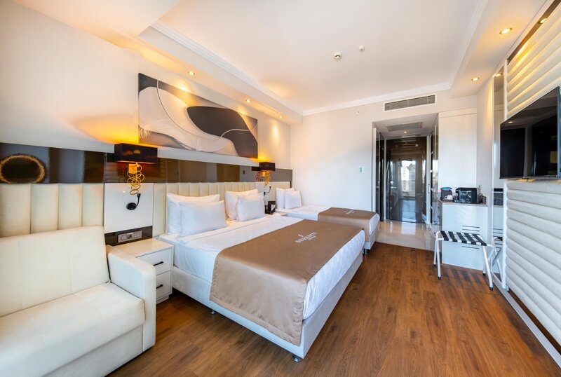 Serenity Queen Hotel 30 - Room Example