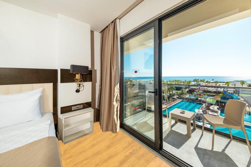 Serenity Queen Hotel 32 - Room Example