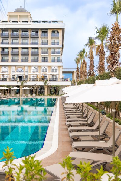 Serenity Queen Hotel 55 - Outdoor Pool