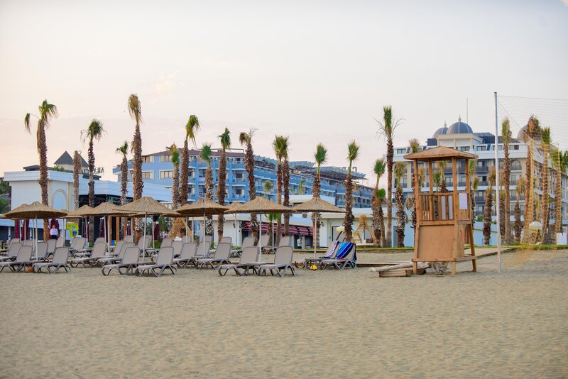 Serenity Queen Hotel 66 - Beach