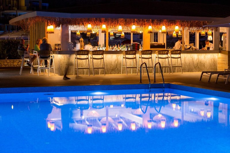 Kassandra Bay Resort, Suites & Spa 7