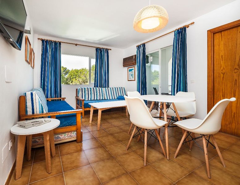 Globales Apartamentos Cala Viñas 3