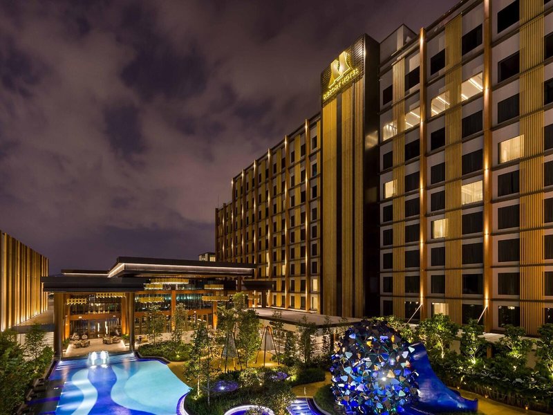 M Resort & Hotel