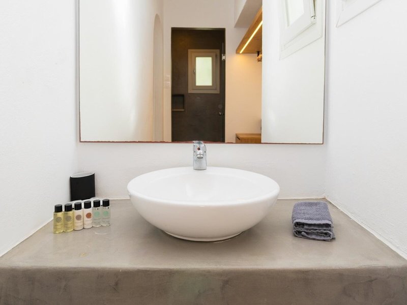 Rhenia Mykonos 26