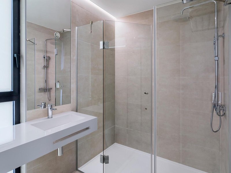 B&B Hotel Santo Tirso 8 - Bathroom Example