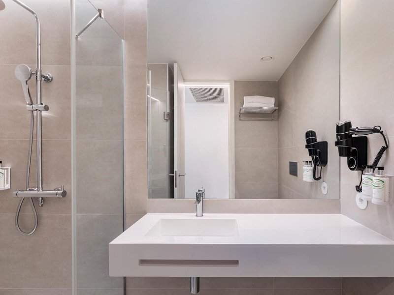 B&B Hotel Santo Tirso 9 - Bathroom Example